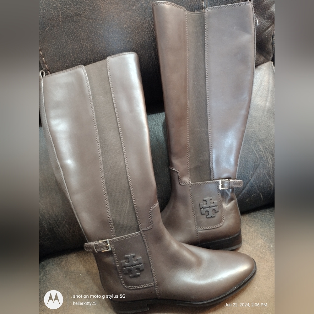 Tory Burch Tall Riding Boots Brown Leather Side Zip Accent Buckle Logo Size 5.5m